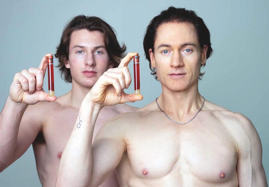 En Próspera no existe la burocracia sanitaria. Vitalia, una comunidad centrada en la longevidad, organiza conferencias y retiros. El multimillonario Bryan Johnson viaja hasta allí para someterse a terapias experimentales. La filosofía: que sea el mercado quien decida qué es demasiado arriesgado.