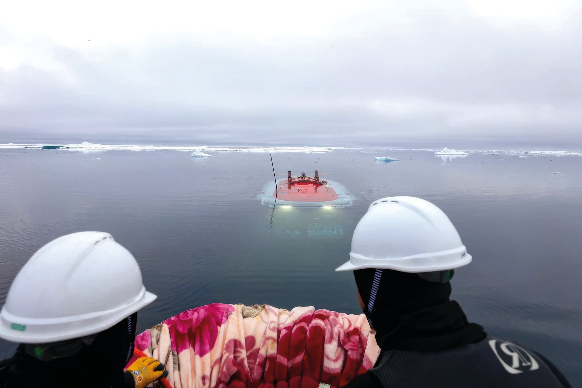 El Jiaolong no dispara, no amenaza y no deja rastro visible en la superficie. Pero se mueve donde casi nadie puede hacerlo. Y, en un Ártico cada vez menos helado y cada vez más disputado, su presencia marca algo más que un avance científico: señala hasta dónde está dispuesta a llegar China en una región que, durante décadas, fue territorio exclusivo de unos pocos.
