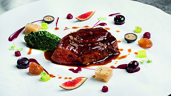Cerdo ibérico con guiso de acelgas