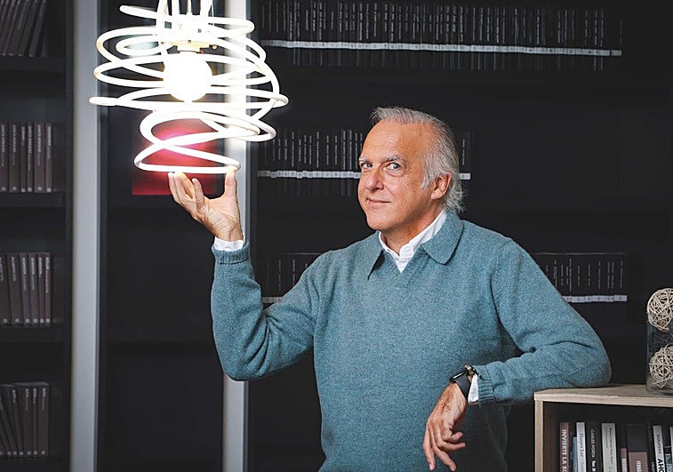 Paco Arango: &Acirc;&laquo;Las coincidencias son la forma en que Dios se mantiene en el anonimato&Acirc;&raquo;