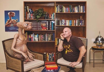 «E.T. era yo»: el actor sin piernas que cautivó al mundo disfrazado de extraterrestre cuenta su historia