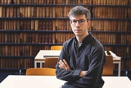 «La biofísica se inspira en las bandadas de estorninos; cómo interactúan es una genialidad evolutiva»