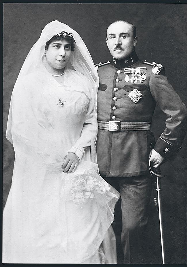 Miguel Campins y Dolores Roda el día de su boda, en 1916.