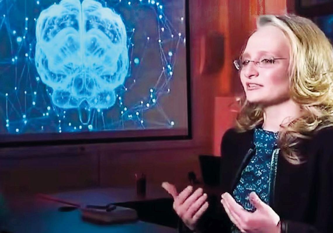 Katerina Tíjonova, de 39 años, es la segunda hija de Vladímir Putin. Exbailarina acrobática, hoy apoya el proyecto que busca convertir palomas en drones biológicos.