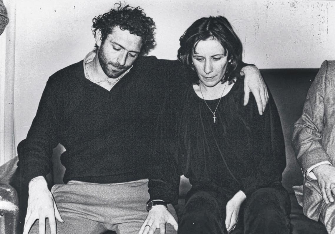 Quini con Mari Nieves, su esposa, el día en que fue rescatado por la Policía.