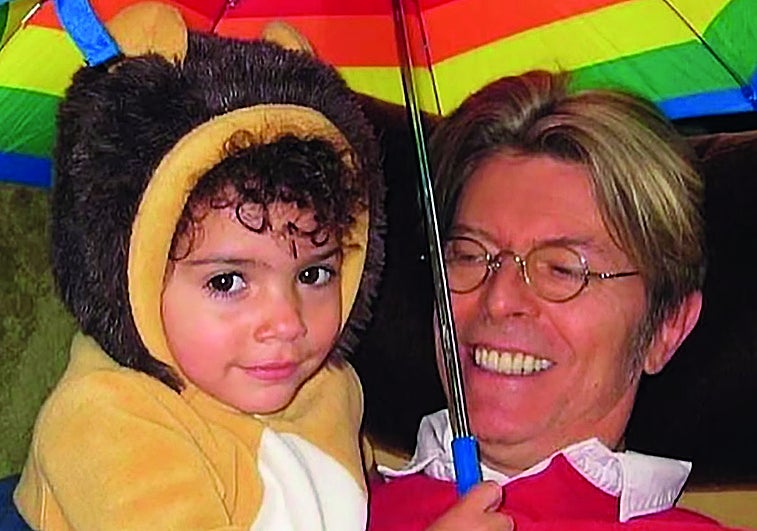 Bulimia, autolesiones, drogas... El precio de ser la hija de David Bowie e Iman