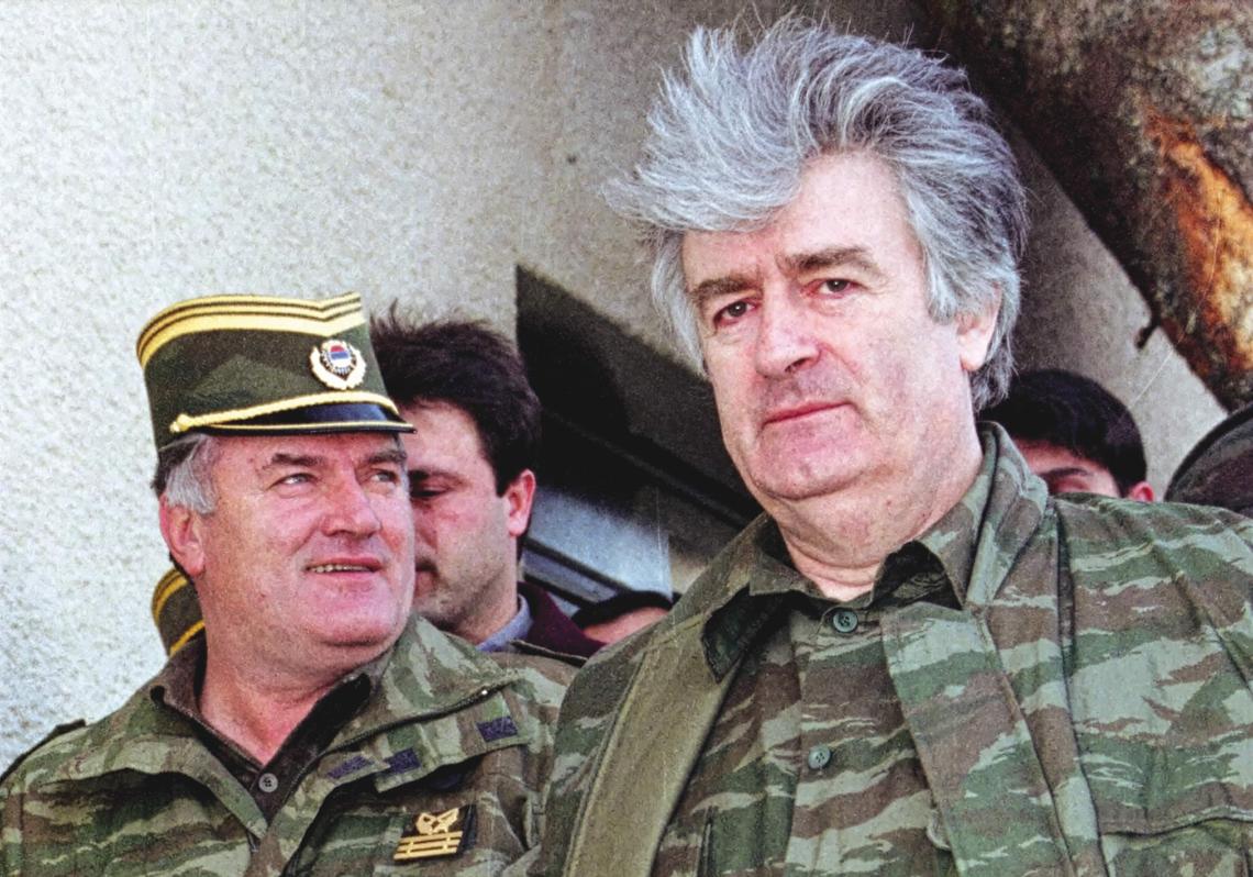 El líder serbio Radovan Karadžic y el general Ratko Mladic, los únicos dirigentes condenados por crímenes de guerra. 