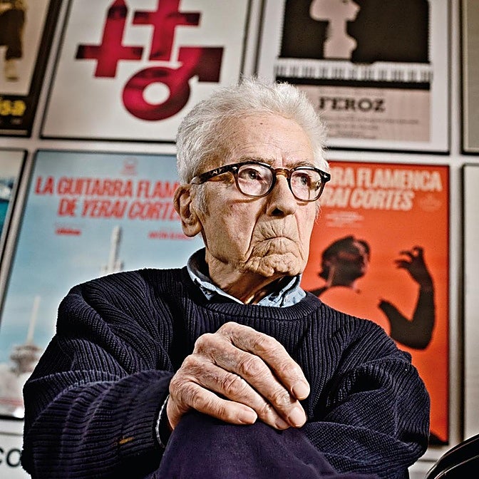 Cruz Novillo, el hombre que diseñó España: así creó los logos y emblemas que marcaron la Transición