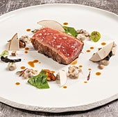 Blanqueta de cerdo y 'champis' cremosos