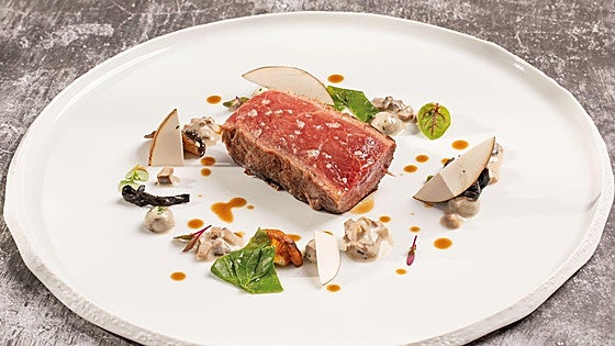 Blanqueta de cerdo y 'champis' cremosos