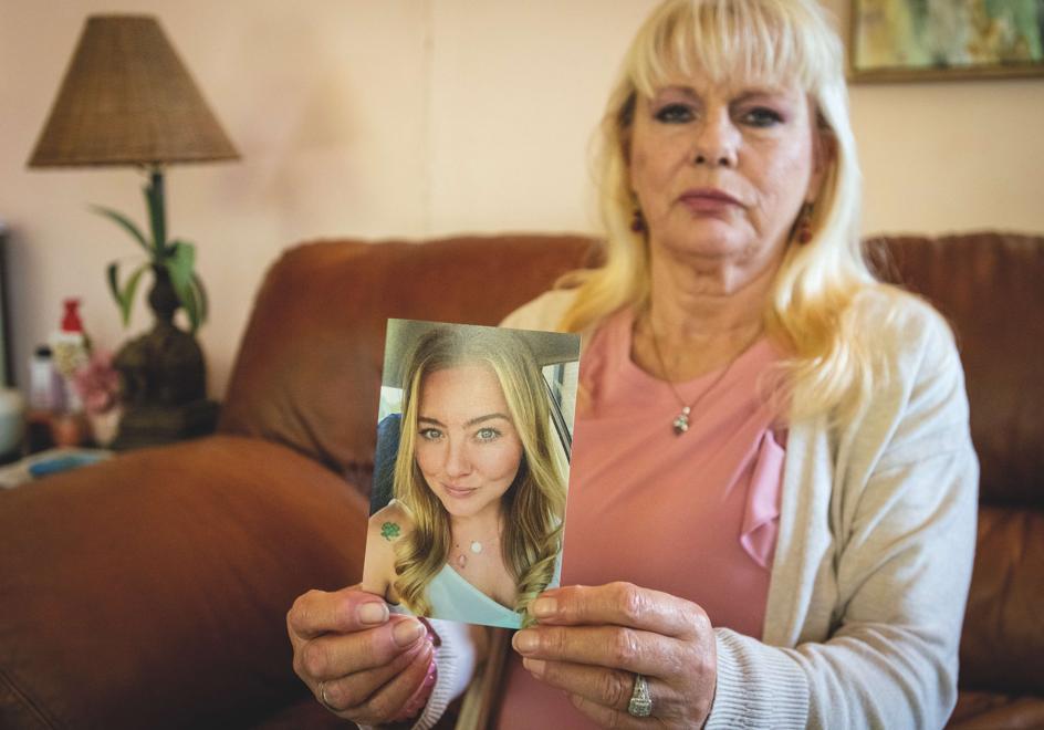 La hija de Cathy Sheely's, Samantha, muri&Atilde;&sup3; en 2022 de una sobredosis de nitazenos en Carolina del Norte (EE.UU.). Cont&Atilde;&sup3; su historia para alertar sobre esta droga que los adictos, sin saberlo, consumen mezclada con otras sustancias.