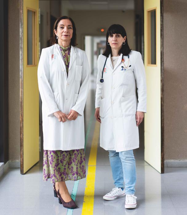 Las doctoras Andrea Sariego y María Jesús Cabero.