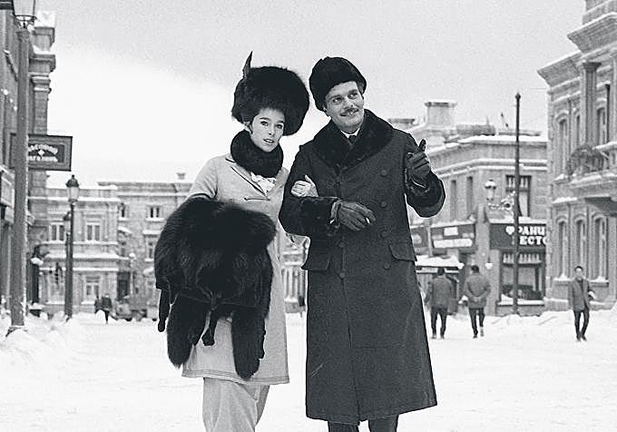 'Doctor Zhivago' se rodó en España y se estrenó en 1965. Ganó cinco Oscar. Aquí, Geraldine Chaplin y Omar Sharif como Tonya y Zhivago.