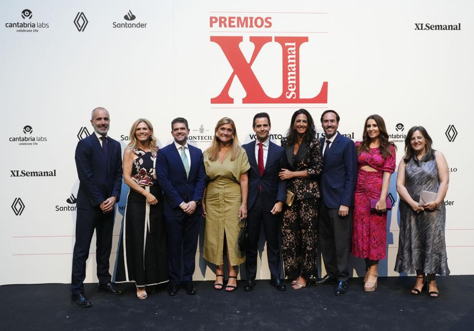 Íñigo Iribarnegaray, director general de Nuevos Negocios; Beatriz Alti, directora de Control de Gestión; Javier Doval, director general de Impresión y Distribución; Ana Delgado, directora general de Medios Nacionales; Fernando Castiella, director general de RRHH y Organización; Fátima Rodríguez, directora general Financiera; Juan Hevia-Aza, director de Marketing y Eventos; Cristina Corral, directora de Procesos y Riesgos Globales, y Eva Vilaro, directora de Compras, Servicios Generales e Inmuebles, todos de Vocento.