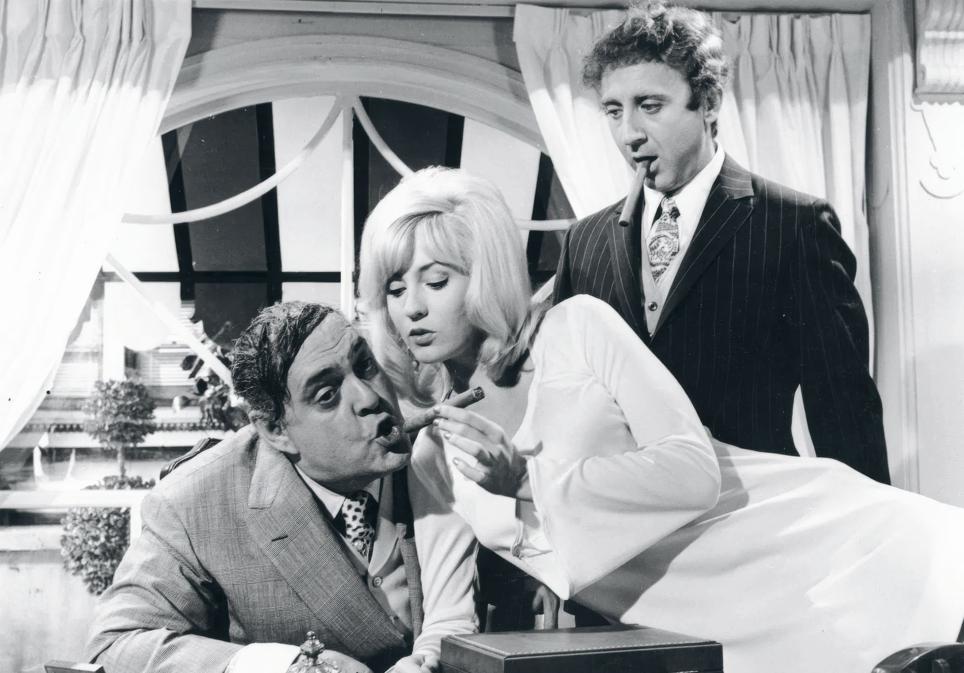 'Los productores' lo lanzó a la fama en 1968. Apenas recaudó 160.000 dólares, pero ganó el Oscar a mejor guion y es hoy una obra de culto. Fue la primera vez que Brooks y Gene Wilder, su actor fetiche, trabajaban juntos.