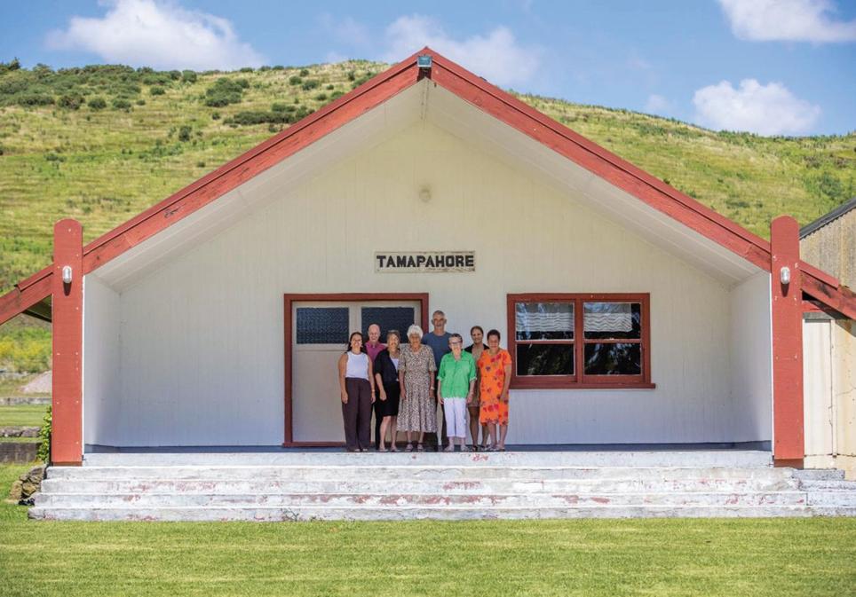 La familia maorí McLeod, de Nueva Zelanda, fue la primera en la que se descubrió, en 1998, que padecía una predisposición genética que causaba la muerte por cáncer de estómago. Los científicos identificaron la causa: una mutación en el gen CDH1 y les desarrollaron el primer test genético para esa enfermedad; análisis que hoy se aplica a familias como la de Patricia.