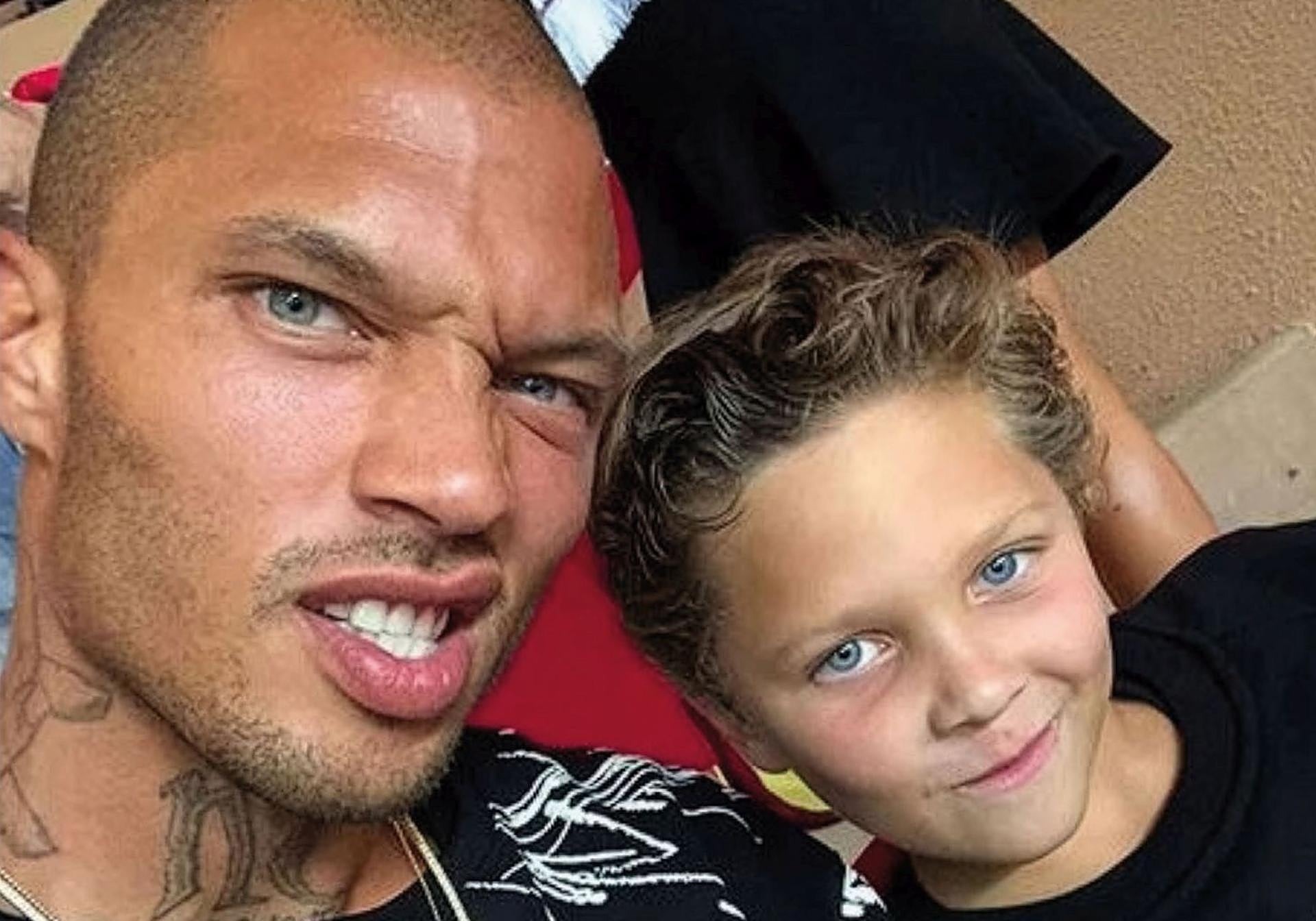 Meeks con su hijo Jayden, fruto de su relación con Chloe Green.