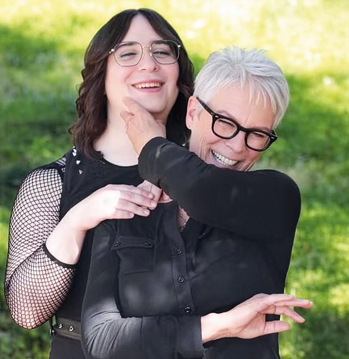 Ruby tiene 30 años y es productora de cine. Tardó 23 años en decirle a su madre que ya no era 'su' Tom.