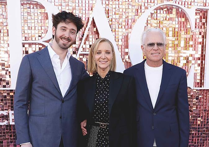Kudrow está casada, desde 1995, con el francés Michel Stern. Tienen un hijo, Julian, de 28 años, también actor.