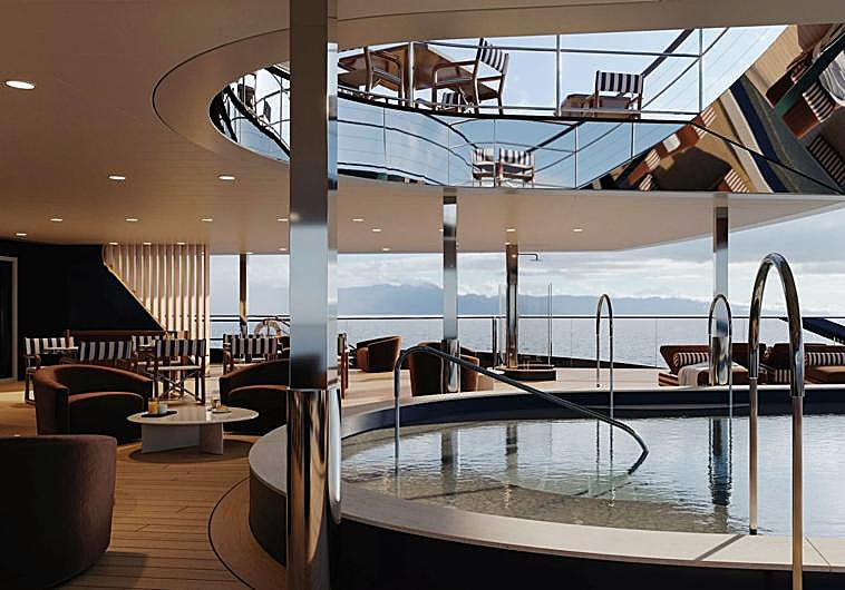 Imagen principal - De arriba a abajo: Piscina interior del Orient Express. La popa de la embarcación que se puede transformar en una marina flotante y exterior del barco con una fila de tumbonas