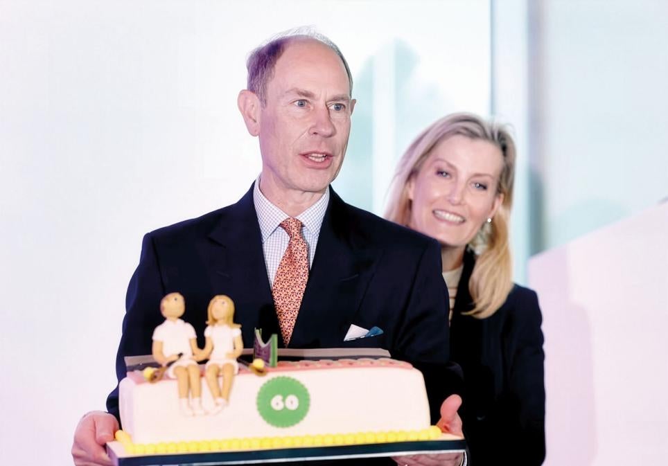 Eduardo y Sophie Helen Rhys-Jones llevan 27 años casados. Es el único hijo de Isabel II que no se ha divorciado.