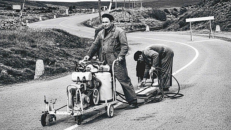 El invento que más vidas ha salvado en la carretera: una raya