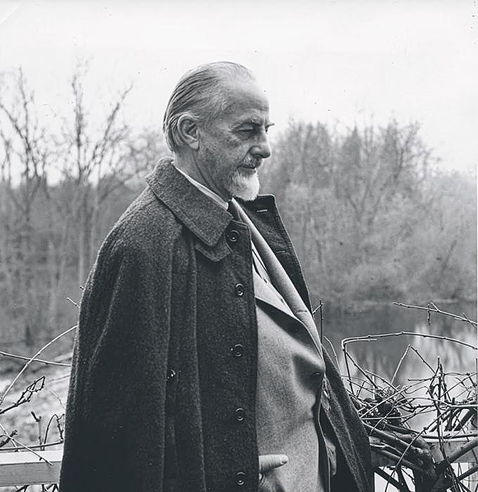 John Van Nostrand Dorr, célebre inventor americano que logró imponer las rayas laterales en las carreteras con pruebas científicas.