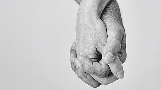 Una relación perturbadora: «Conocí a mi padre con 24 años. Y me enamoré»