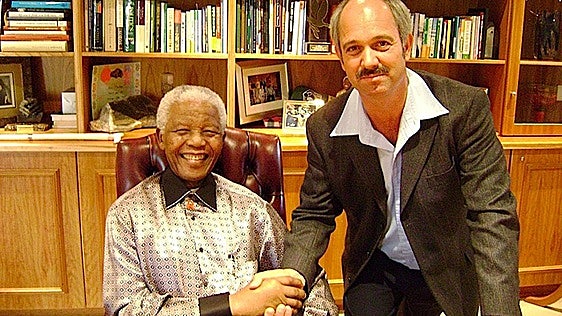El carcelero –y sin embargo amigo– de Mandela