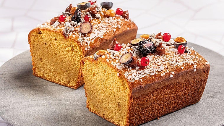 'Plum cake' glaseado de pistachos y almendras