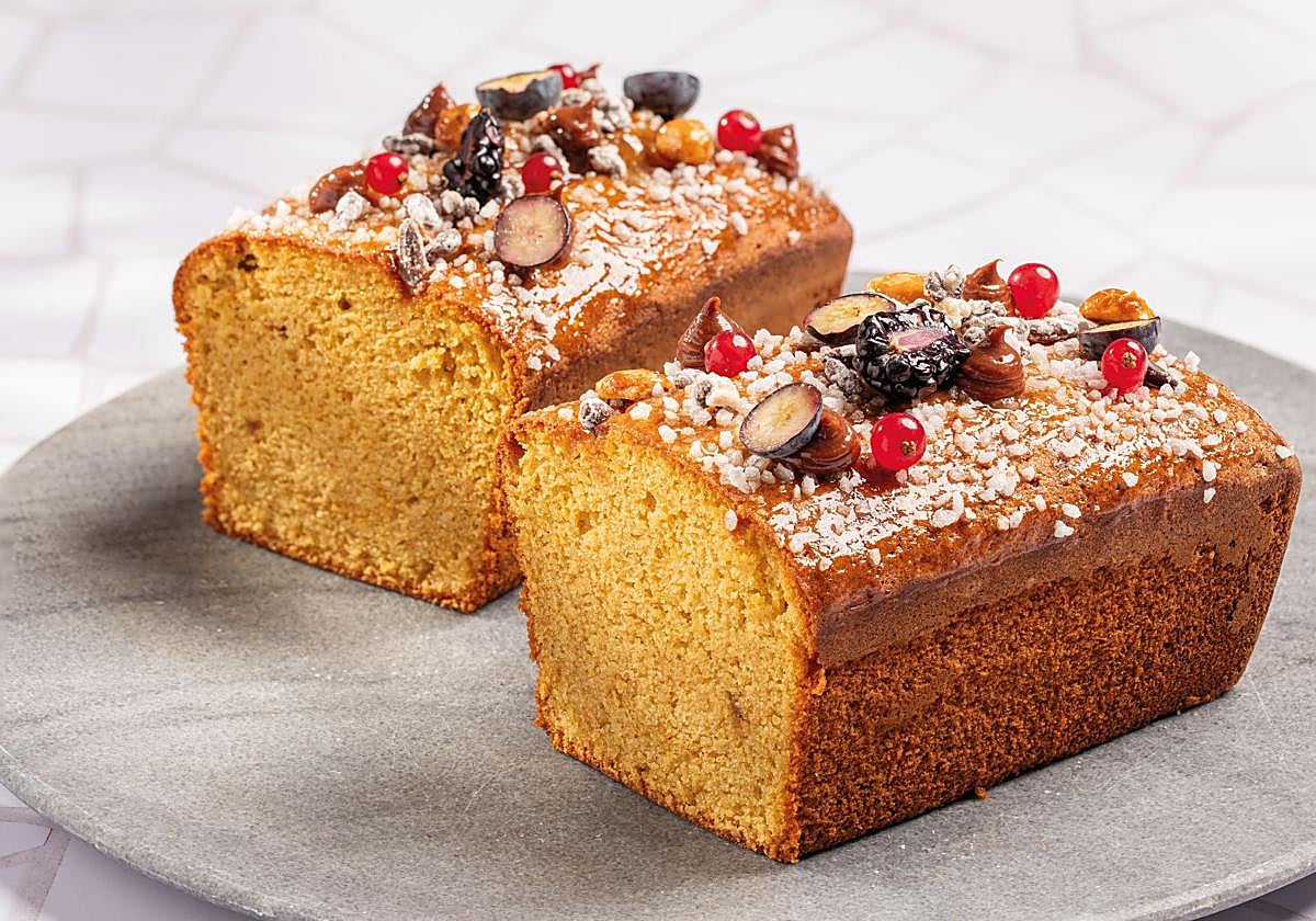 'Plum cake' glaseado de pistachos y almendras