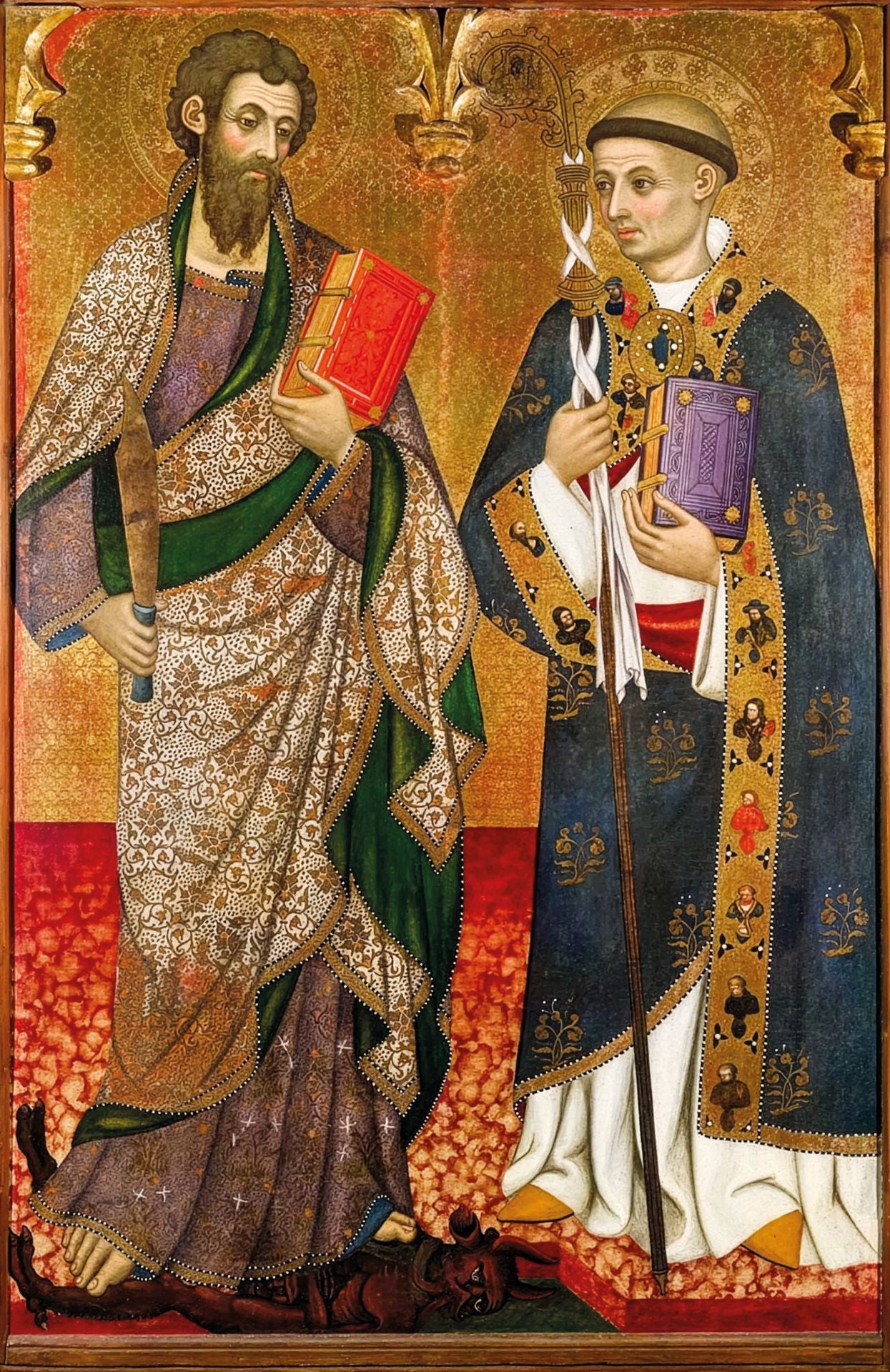 Pere Serra firma este temple y pan de oro sobre tabla para contar la historia de san Bartolomé, que aparece junto a san Bernardo de Claraval, doctor de la Iglesia. San Bartolomé porta el evangelio y un cuchillo, símbolo de su martirio: fue desollado vivo. La figura de Bartolomé aparece también en la Capilla Sixtina, como un hombre robusto y barbudo que en su mano derecha sostiene el cuchillo con el que fue martirizado y en la izquierda su propia piel desollada. El aspecto más fascinante de la obra vaticana es que en la piel desollada se dibuja un rostro, que siglos después se supo que era un autorretrato del propio Miguel Ángel. En esta obra gótica se ilustra el mérito de Bartolomé para su santidad: expulsó el demonio (al que está pisando) de la hija del rey Polimio y consiguió así que el monarca y, con él, el resto de la población se convirtieran al cristianismo. 