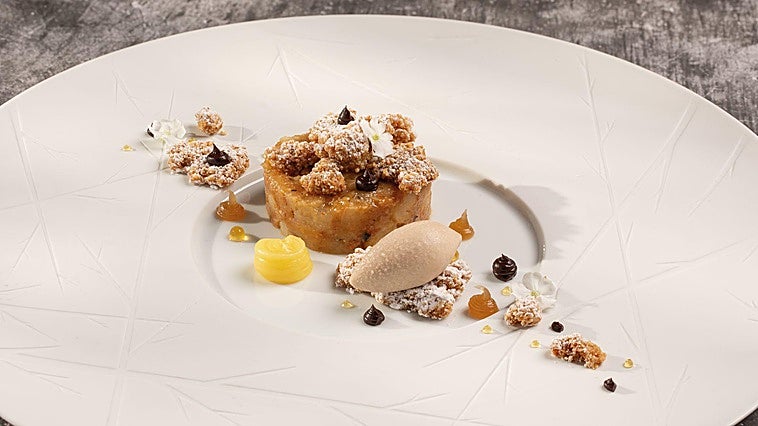 'Crumble' de manzanas, peras y plátano