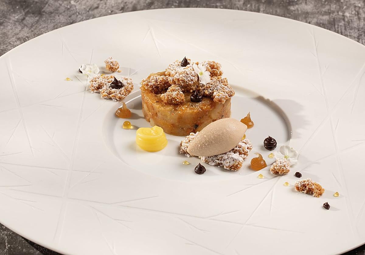 'Crumble' de manzanas, peras y plátano