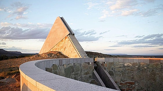 Una pirámide y un 'túnel estelar' para sentir la rotación de la Tierra