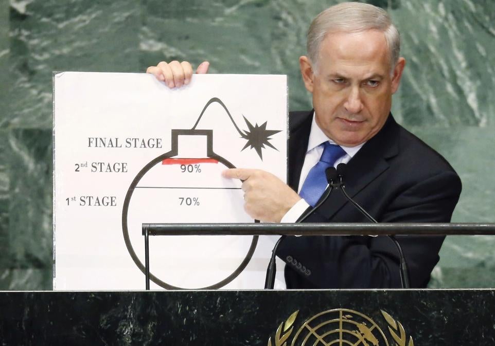 Netanyahu explica en 2012 en la ONU lo cerca que está Irán de obtener la bomba atómica. Insistía en que los ayatolás mentían y nunca han respetado los acuerdos sobre armas nucleares.
