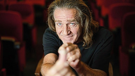 Juanjo Artero: «Mi padre intentó darle un masaje cardiaco a Franco y fue quien le cerró los ojos»