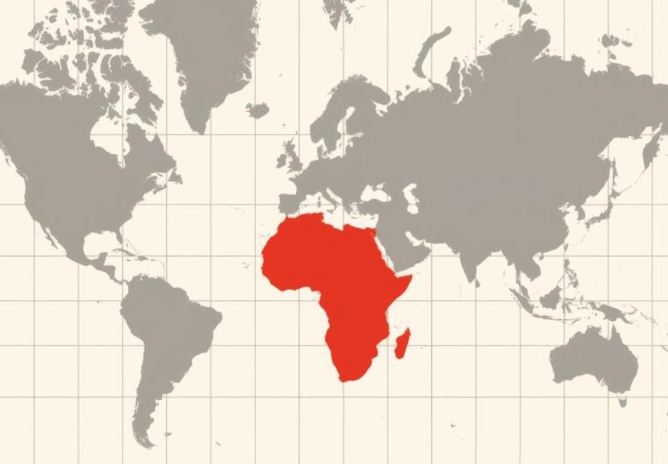 En la proyección de Mercator, Groenlandia, 14 veces más pequeña que África, tiene un tamaño parecido. Algo similar ocurre con Europa y Sudamérica, cuando este territorio es el doble de grande. Y España aparece más pequeña que los países nórdicos, cuando es mayor.