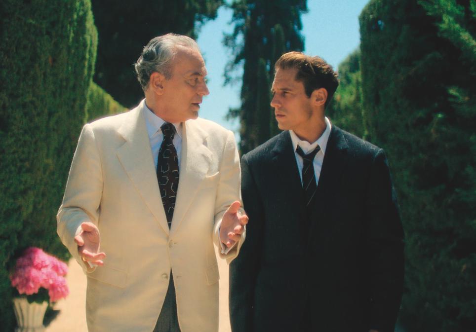 Coronado y Martiño Rivas en la miniserie 'El problema final', adaptación de una novela de Arturo Pérez-Reverte, que se estrena en Netflix el 25 de septiembre.