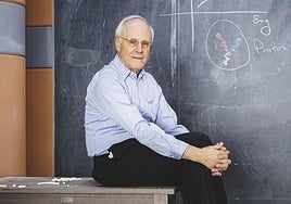 David Gross, Nobel de física: «Para un bebé que nace hoy, llegar a viejo resulta improbable»