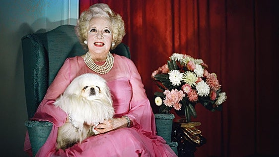 Barbara Cartland: la desquiciada vida de la reina del romance que odiaba a las mujeres