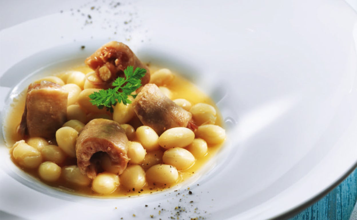 Pochas con rabo de cerdo