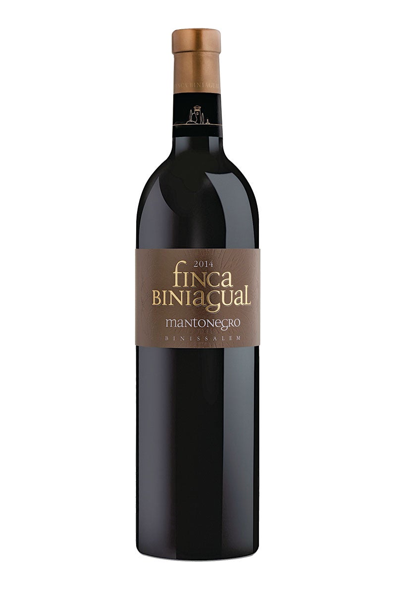 Finca Biniagual Mantonegro 2014. Interesante monovarietal de mantonegro, cepa autóctona de las islas Baleares, que suele ir unida a la callet o cabernet y que sola da un vino silvestre y fresco, cargado de sutileza, complejo, elegante y fresco en el paladar (21 euros). Juan Luis Recio
