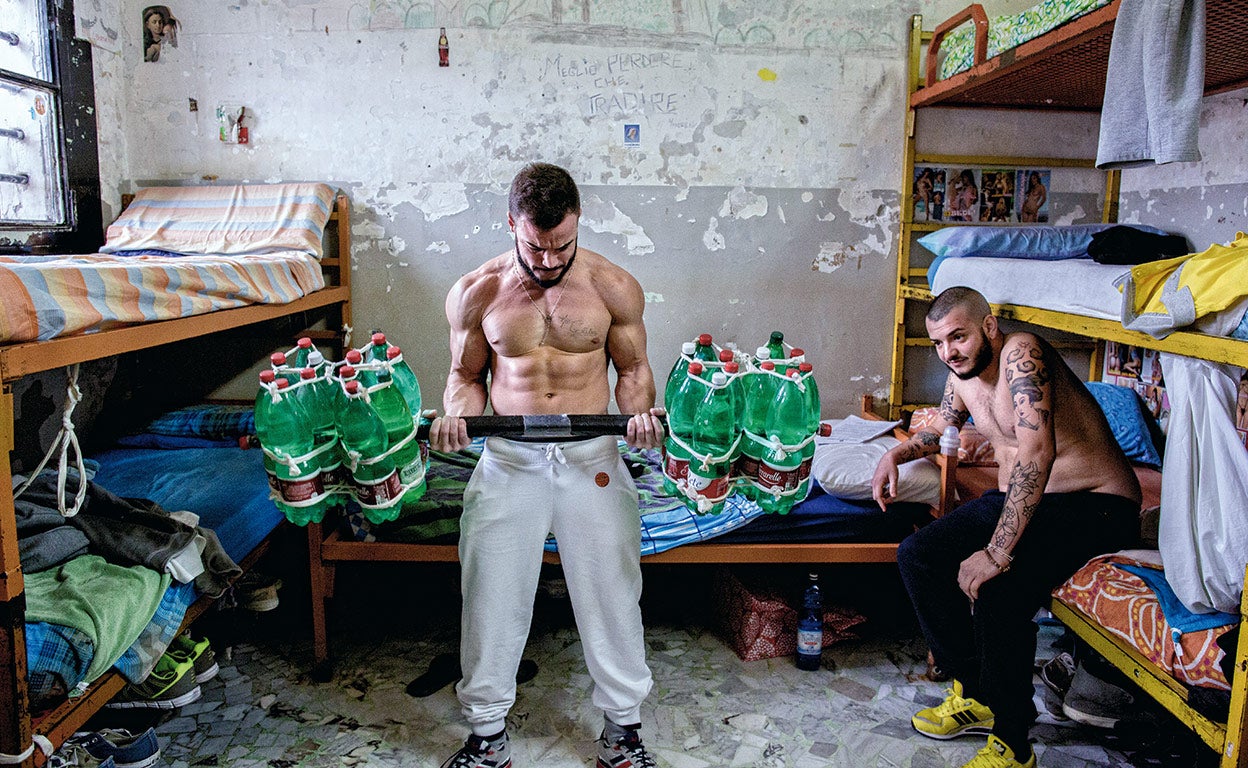 La cárcel de la Camorra: «Se entra vivo y se sale muerto»