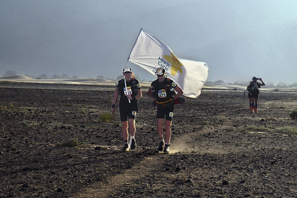 Durante la Marathon des Sables, una de las más duras del mundo, que hizo con 71 años.