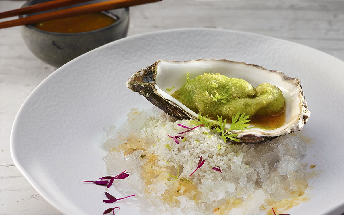 Ostras en tempura de plancton