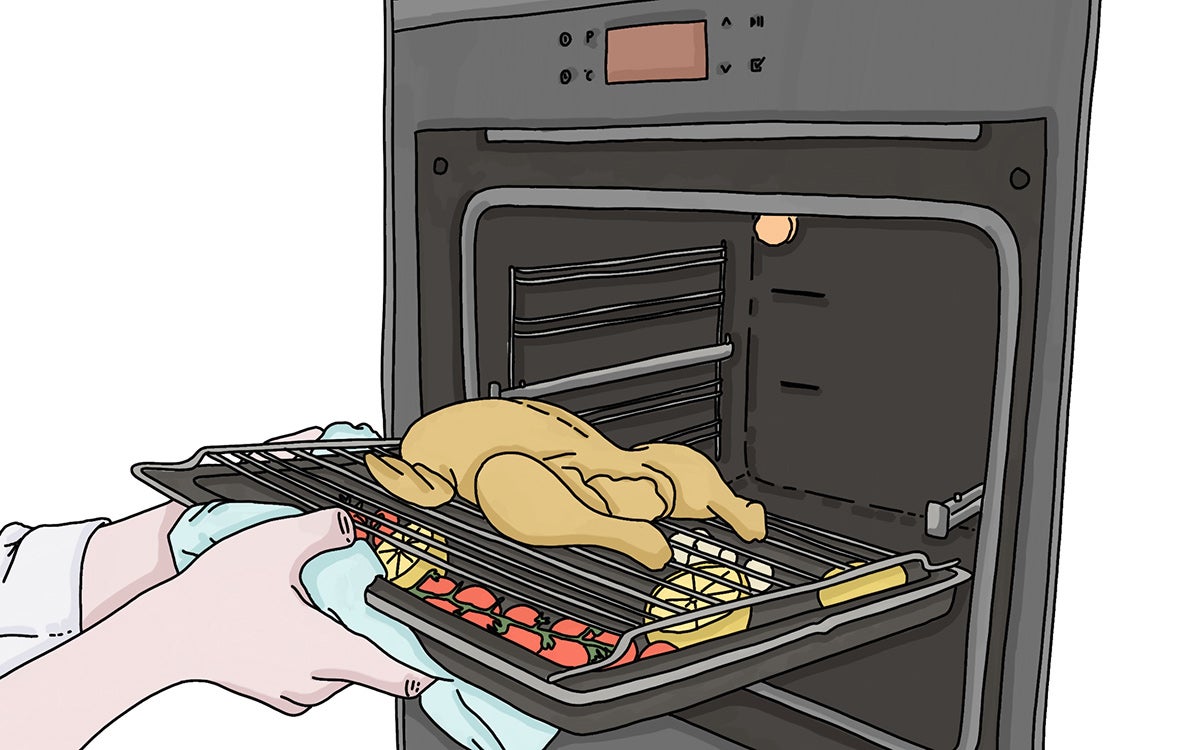 Se comprueba con la sonda del horno o un termómetro que alcanza en su interior los 60 °C, por si hiciera falta asarlo durante más tiempo. La sonda se clava en la parte más gruesa de la pechuga.