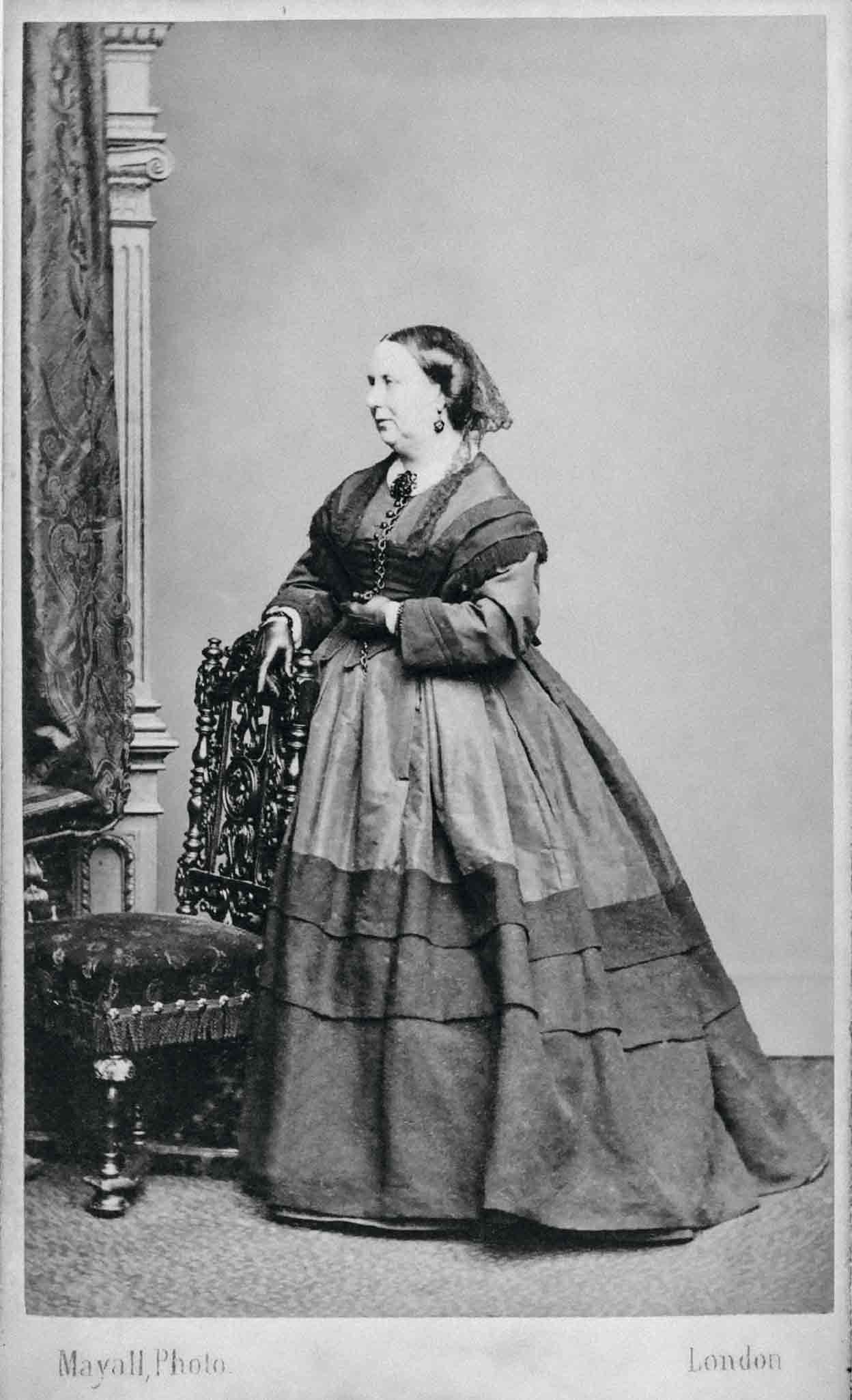 Con Catherine Thompson Hogarth tuvo diez hijos, pero no fue feliz. Se separaron.