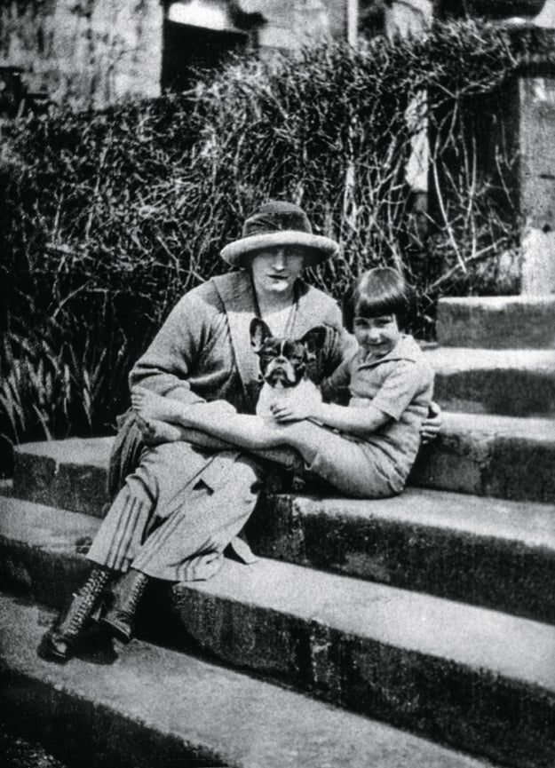 Su segundo marido, Henry de Jouvenel, fue periodista y político. Con él tuvo a su hija, también llamada Colette. A la niña la crio una nanny.