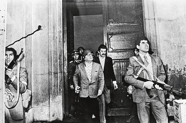 Salvador Allende se suicidó con un AK-47 antes de caer en manos de los golpistas en 1973.